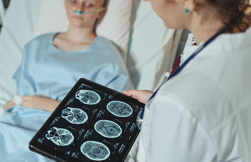 Improving outcomes standardized neurocheck intervals