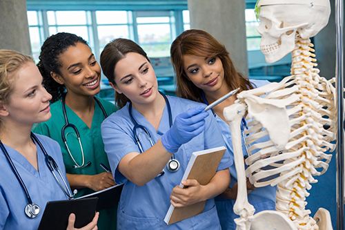 Blogpost Nurses participating in spine education 500px