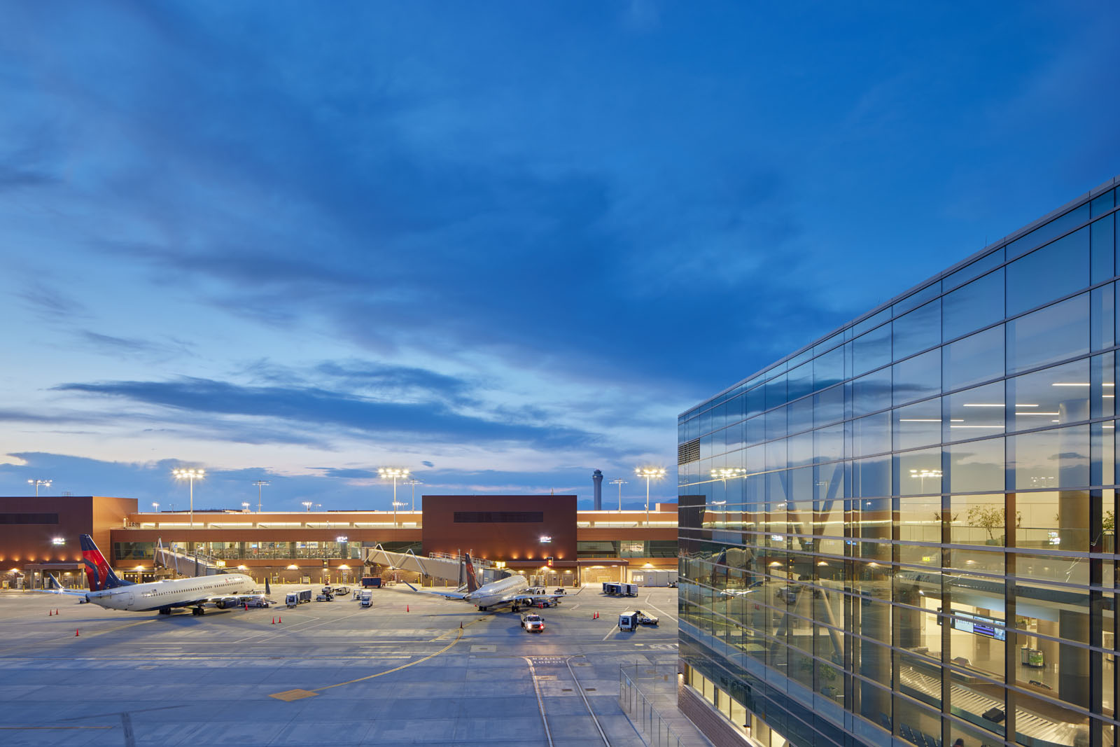 Concourse A July 2021 Photo Credit HOK Bruce Damonte