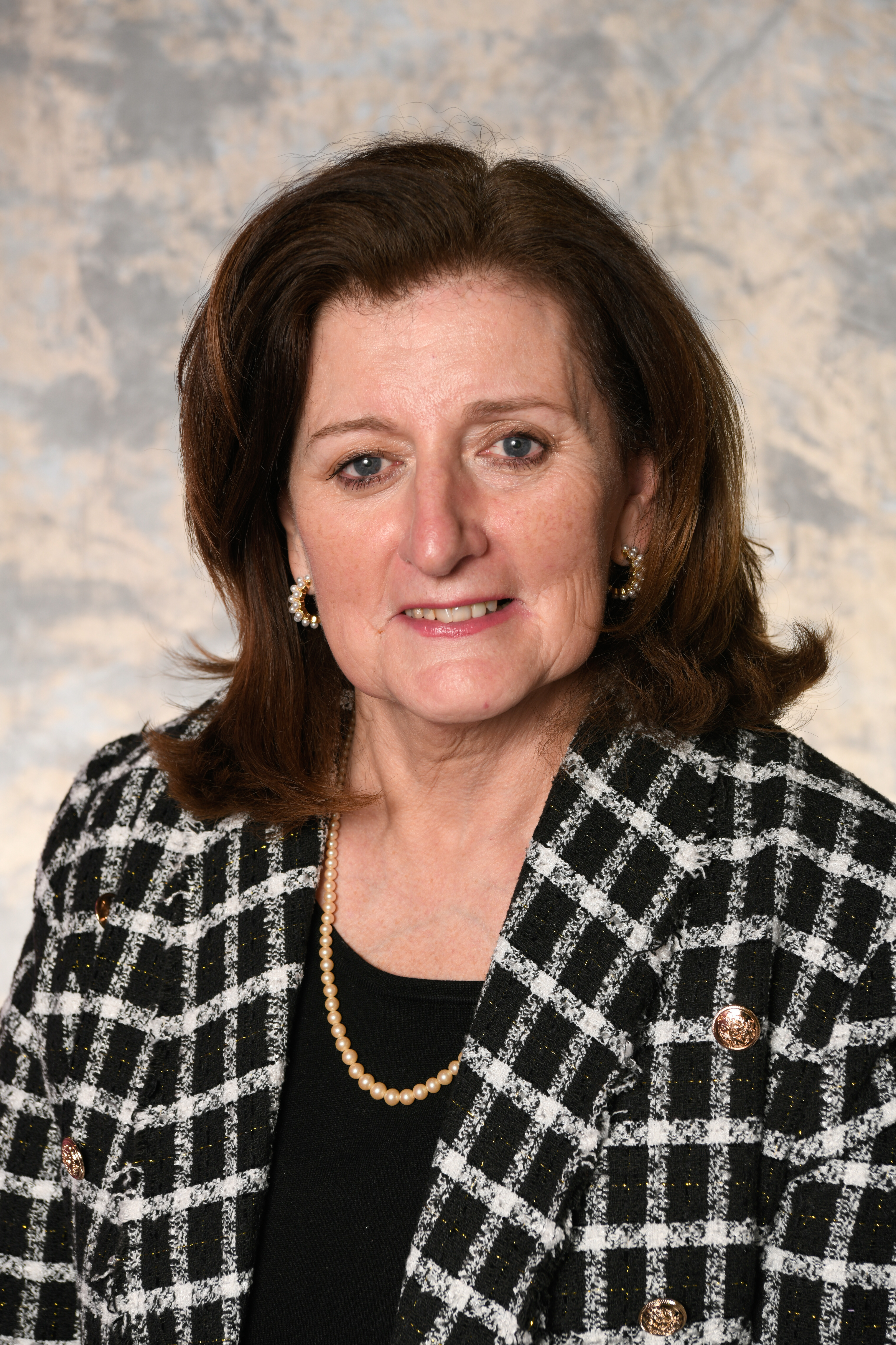 Mary Guanci Headshot